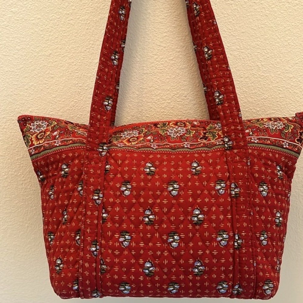 Vera Bradley • NWOT RARE Provincial Red shoulder/ tote bag. 15” wide 10” height